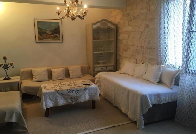 آپارتمان لوکس 1 خوابه, Secret Garden House