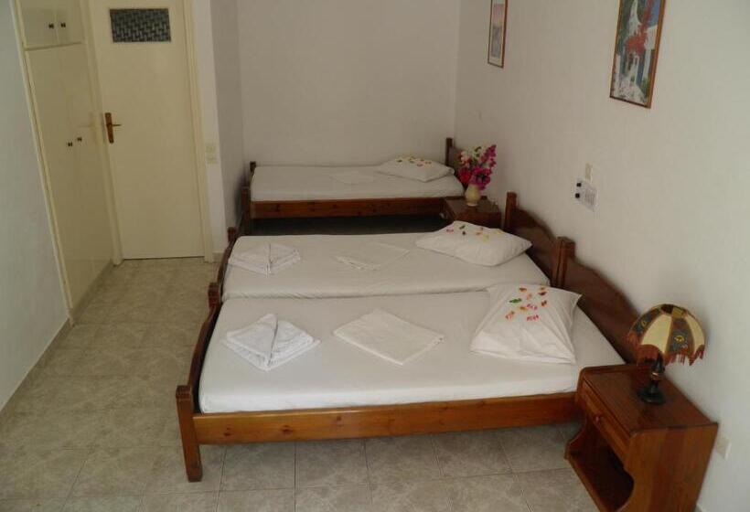 Economy Triple Room, Levante Beach