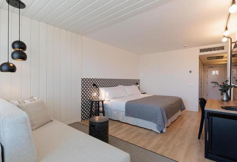 Quarto Triplo Estandar, Magnolia Hotel   Adults Only
