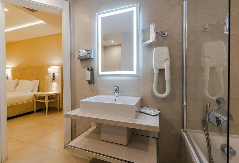 سوییت جونیور لوکس, Maritim Antonine Hotel & Spa