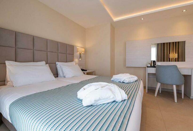 اتاق لوکس با چشم‌انداز باغ, Maritim Antonine Hotel & Spa