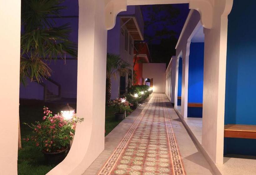 اتاق استاندارد با چشم‌انداز باغ, Meet The Sea Resort