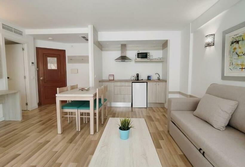 2 Bedroom Suite, Comitas Floramar