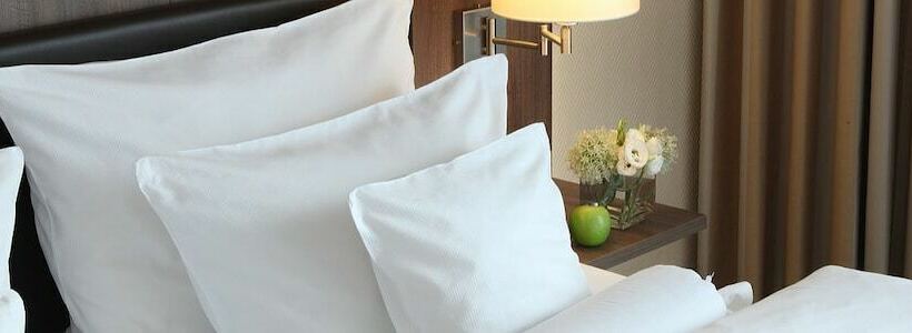 Номер Стандарт, Lindner Hotel Cologne Am Dom, Part Of Jdv By Hyatt