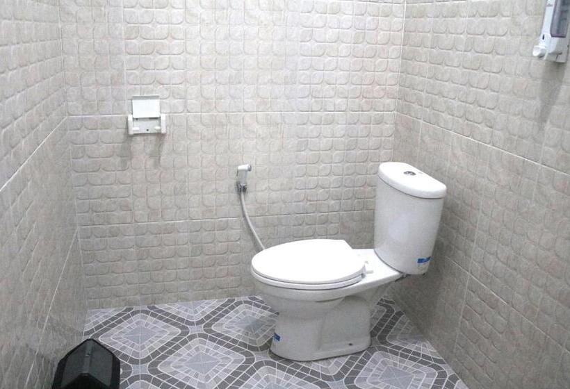 Номер Стандарт, Arrys Watukarung Surfcamp