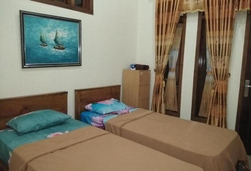 Номер Economy, Arrys Watukarung Surfcamp
