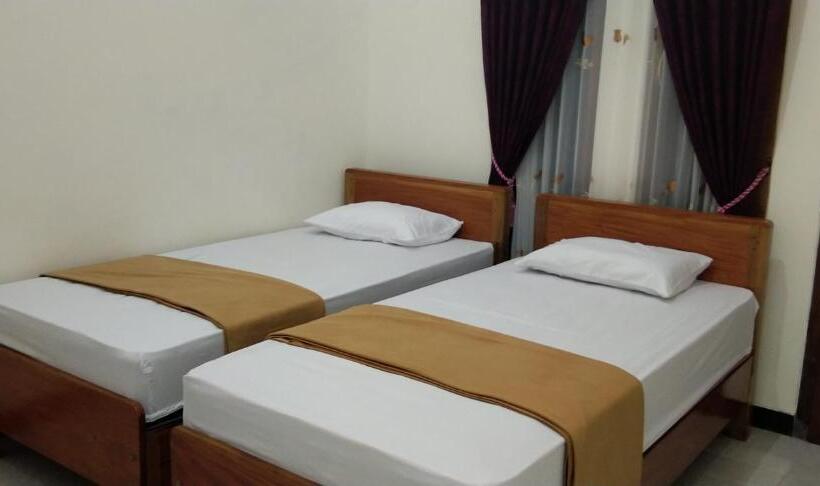 Номер Economy, Arrys Watukarung Surfcamp