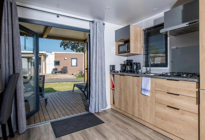 스탠다드 스튜디오, Vakantiepark Eiland Van Maurik