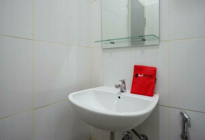 Номер Стандарт, Reddoorz Near Alun Alun Kaliwungu Kendal