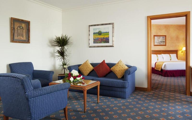 이그제큐티브 룸 킹사이즈 침대, Holiday Inn Al Khobar, An Ihg