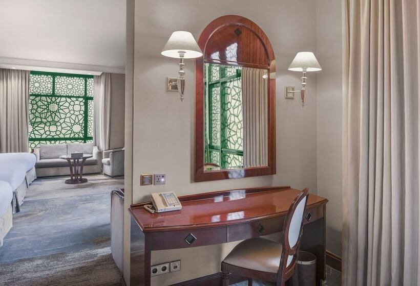 Полулюкс, Madinah Hilton