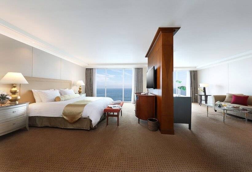 اتاق استاندارد با چشم‌انداز دریا, Ramada Plaza By Wyndham Jeju Ocean Front