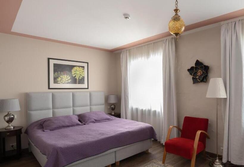 اتاق استاندارد, St. Peter S Boutique
