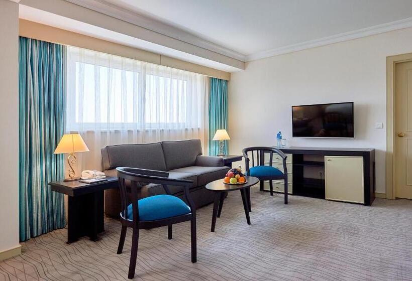 キングサイズベッドのジュニアスイート, Wyndham Tashkent