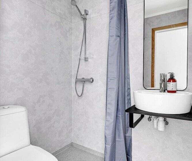 スタンダードルーム, Lille Hotell
