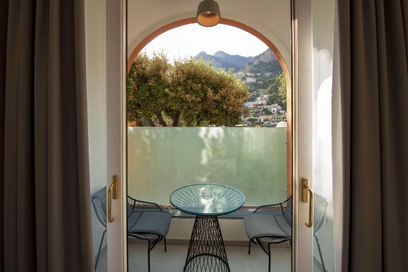 بانگلوی استاندارد, Casuarina Resort And Spa