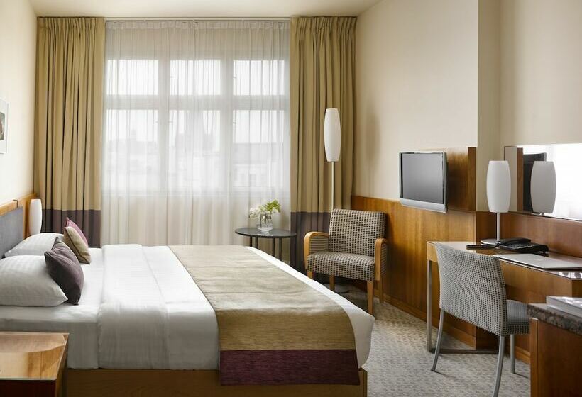 اتاق استاندارد با چشم‌انداز باغ, K+k Hotel Central