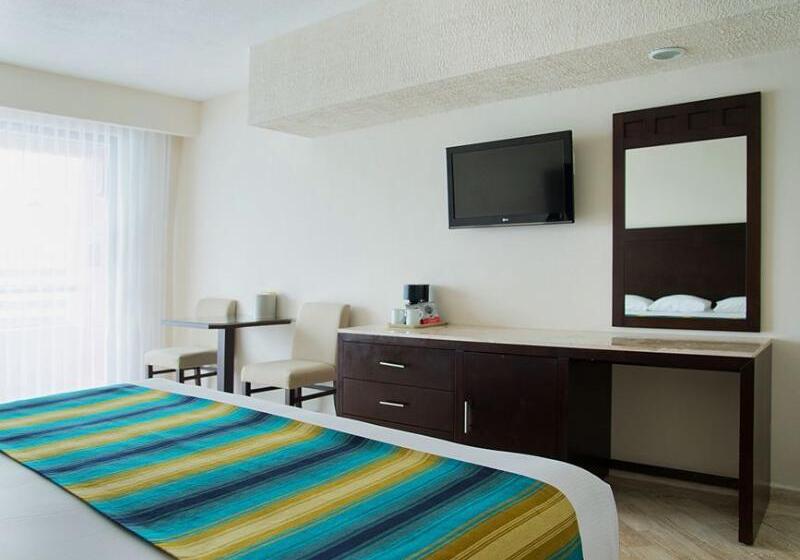 اتاق استاندارد با تخت بزرگ, Crown Paradise Club Cancun   All Inclusive