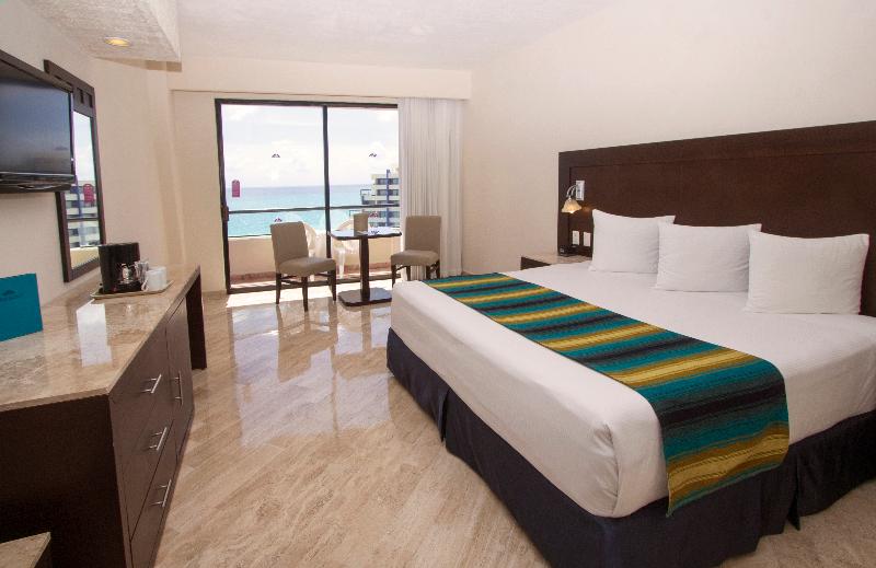 اتاق استاندارد با تخت بزرگ, Crown Paradise Club Cancun   All Inclusive