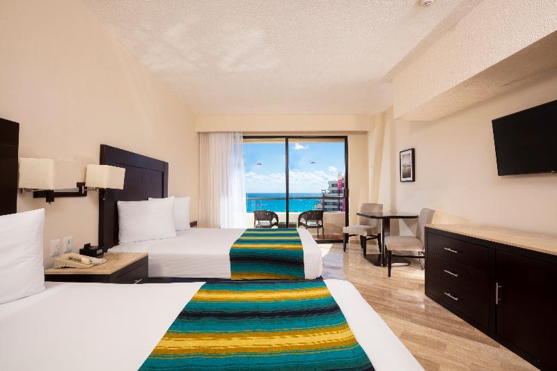اتاق استاندارد با چشم‌انداز دریا, Crown Paradise Club Cancun   All Inclusive