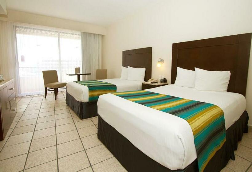 اتاق استاندارد با چشم‌انداز دریا, Crown Paradise Club Cancun   All Inclusive