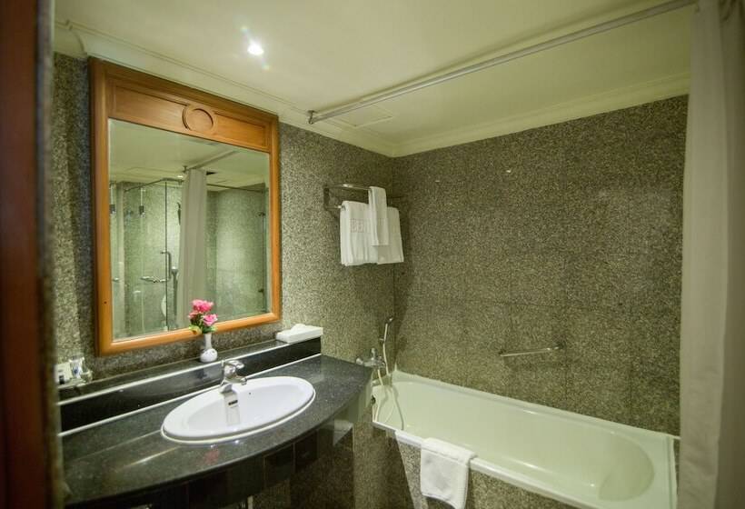 Deluxe Room, Royal Benja
