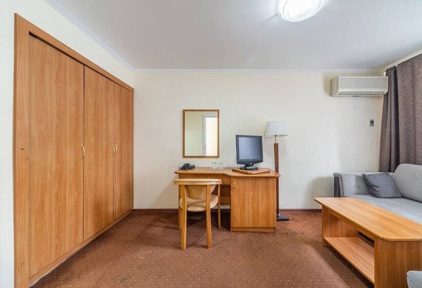سوییت جونیور, Park Hotel Fili