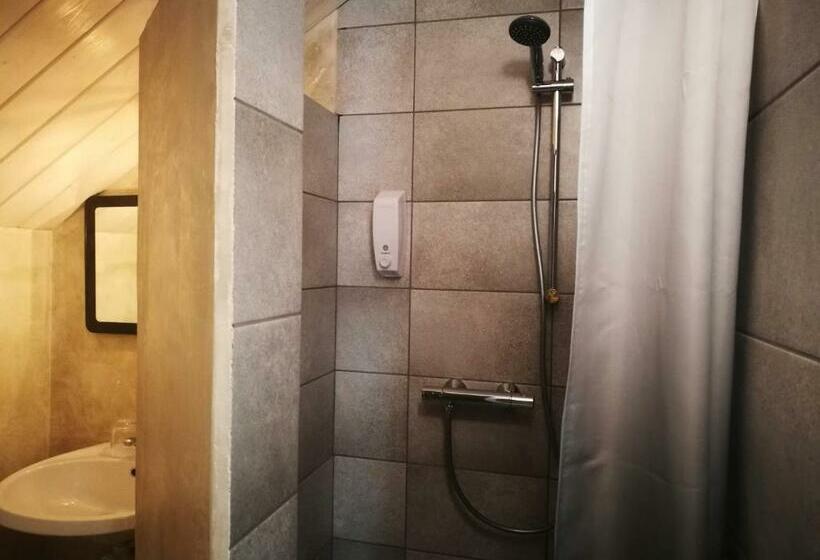 آپارتمان سوپریور 1 خوابه, Family House