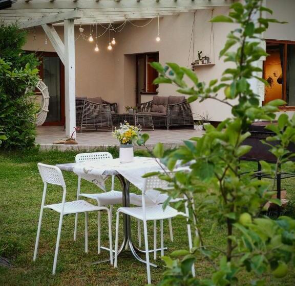 ویلای 1 خوابه, Family House