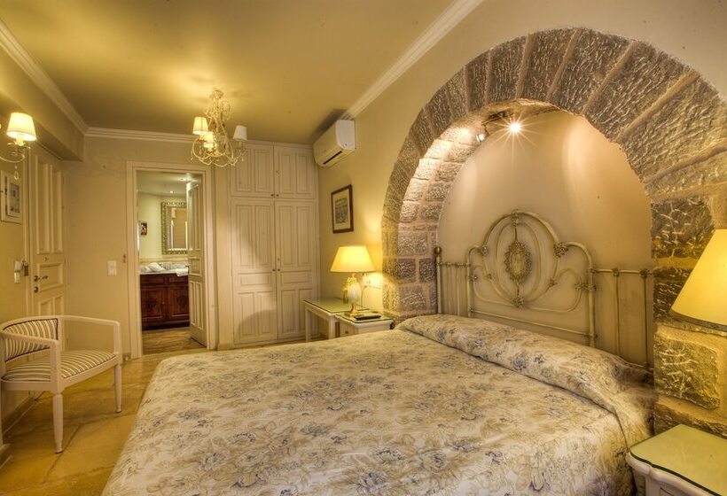 اتاق کلاسیک, Angelica Boutique