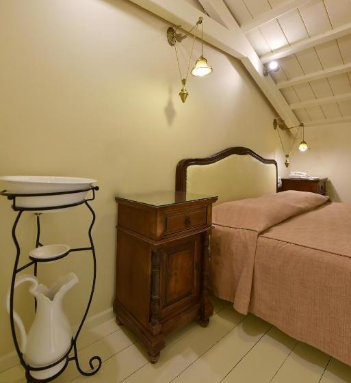 اتاق سوپریور سه تخته, Angelica Boutique