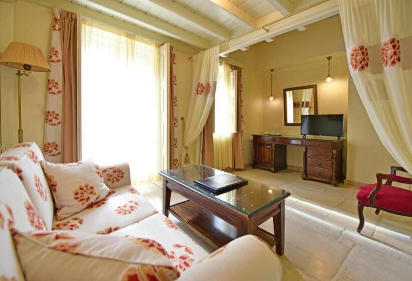 اتاق سوپریور سه تخته, Angelica Boutique
