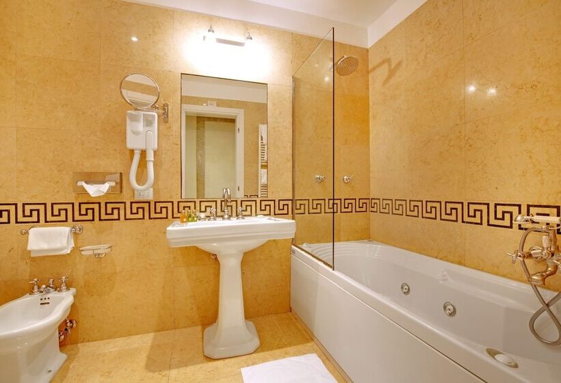 سوئیت راحتی, Dona Palace