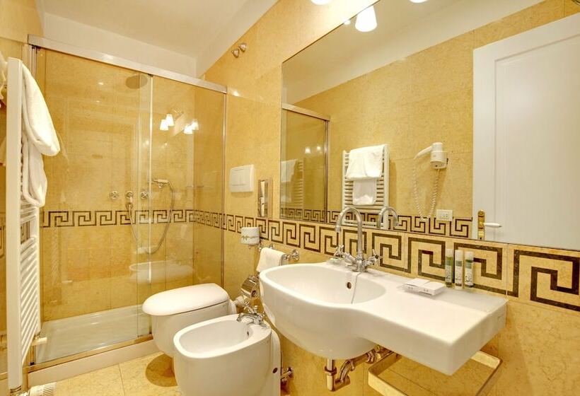 سوییت جونیور راحتی, Dona Palace