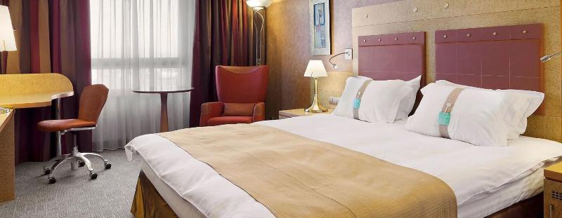 キングサイズベッドのスイートルーム, Holiday Inn Athens Attica Av, Airport W., An Ihg