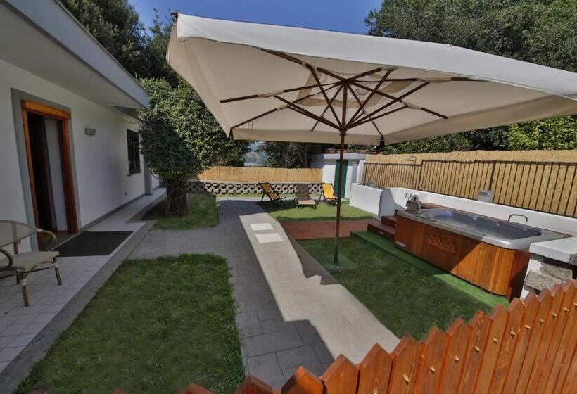 سوئیت 2 خوابه, Montespina Park