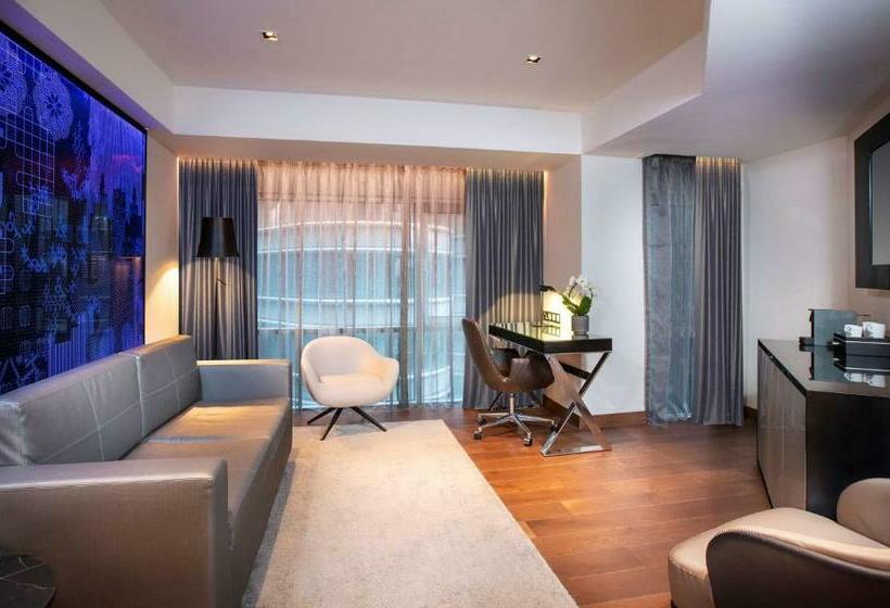 带河湖景观的套房, Park Plaza London Riverbank