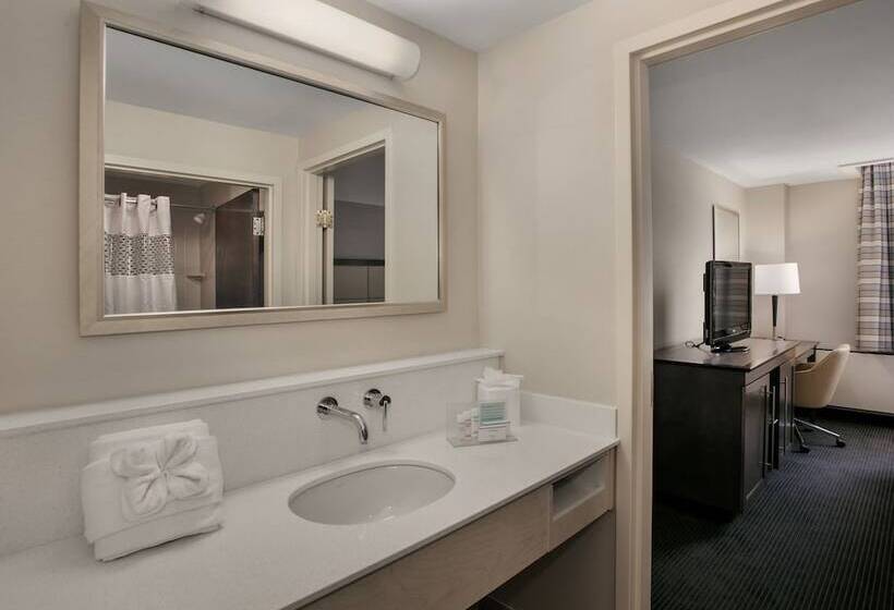סוויטה, Hampton Inn & Suites Milwaukee Downtown