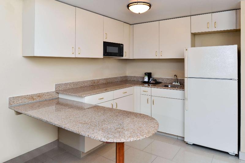 스위트 킹사이즈 침대, Hampton Inn College Park