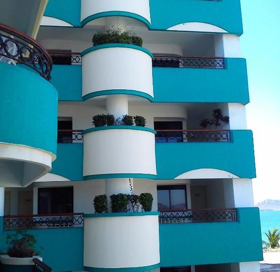 سوییت جونیور با بالکن, Playa Marina