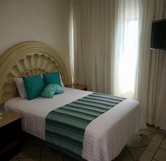 سوییت جونیور با بالکن, Playa Marina