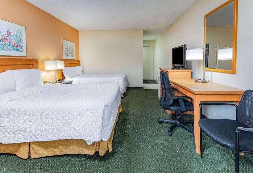 غرفة ديلوكس, Travelodge By Wyndham Bracebridge