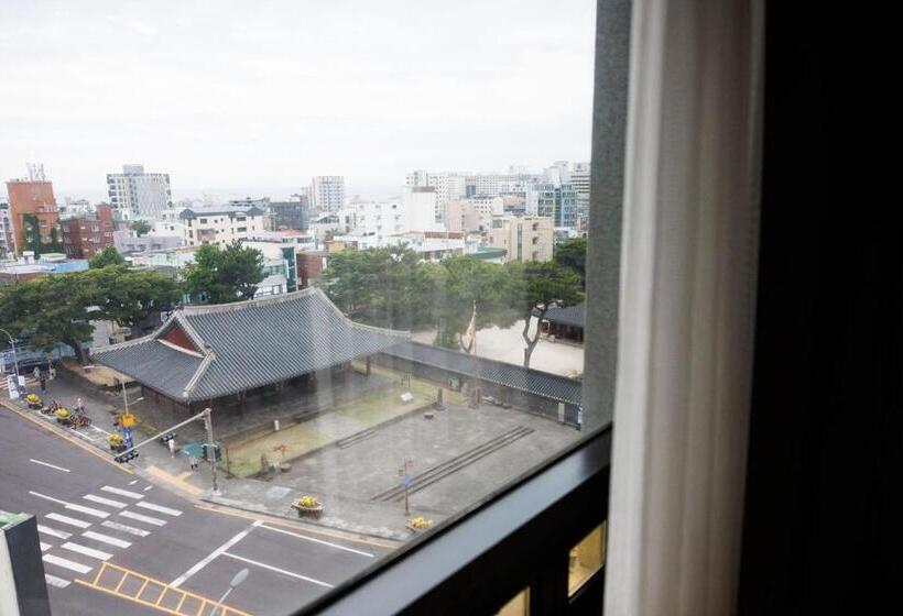 غرفة قياسية, Jeju Robero