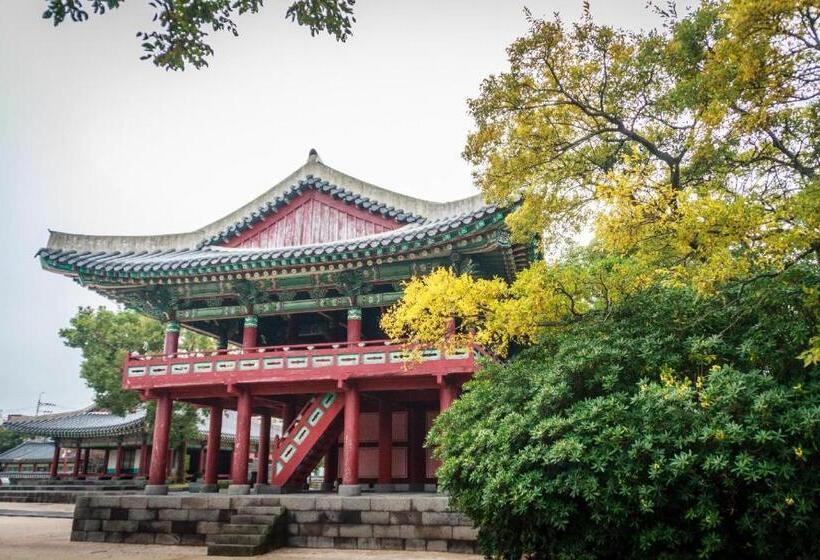 غرفة قياسية رباعية, Jeju Robero