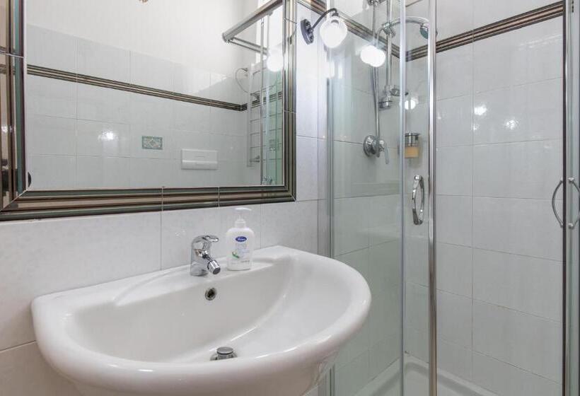 استودیو استاندارد با بالکن, Assajè Guestroom