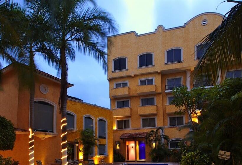 سوییت اجرایی, Hacienda Real Del Carmen