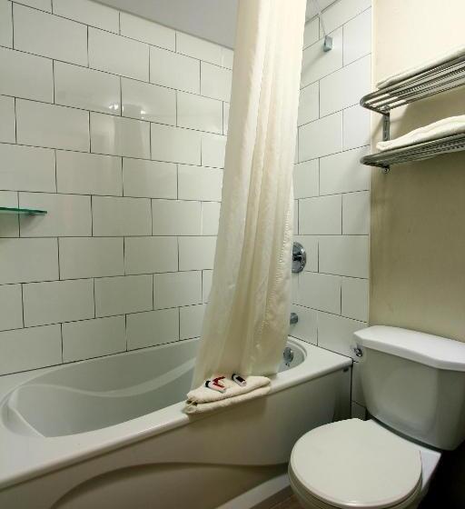 اتاق استاندارد با تخت بزرگ, Super 8 By Wyndham Kelowna Bc