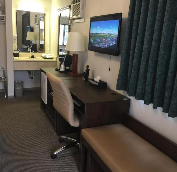 اتاق استاندارد, Super 8 By Wyndham Kelowna Bc