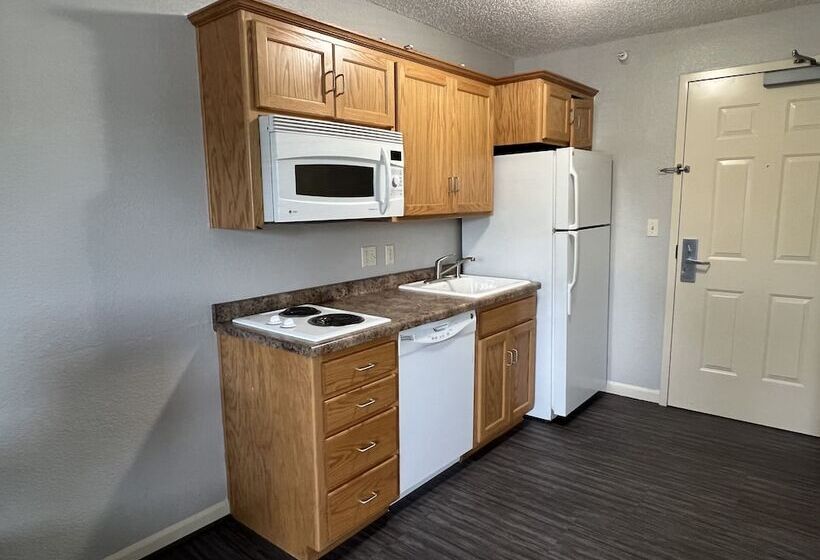 Люкс, Days Inn & Suites By Wyndham Green Bay Wi