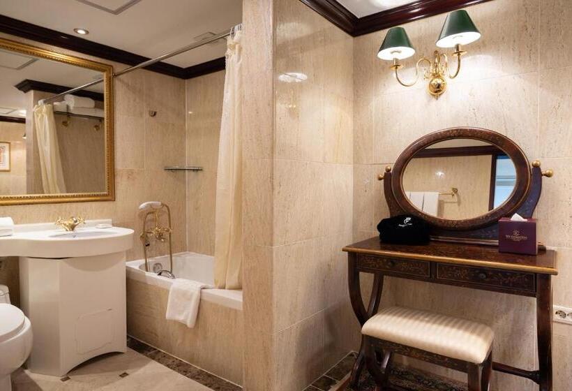 Deluxe Room Mountain View, Kensingtonhotel Seorak